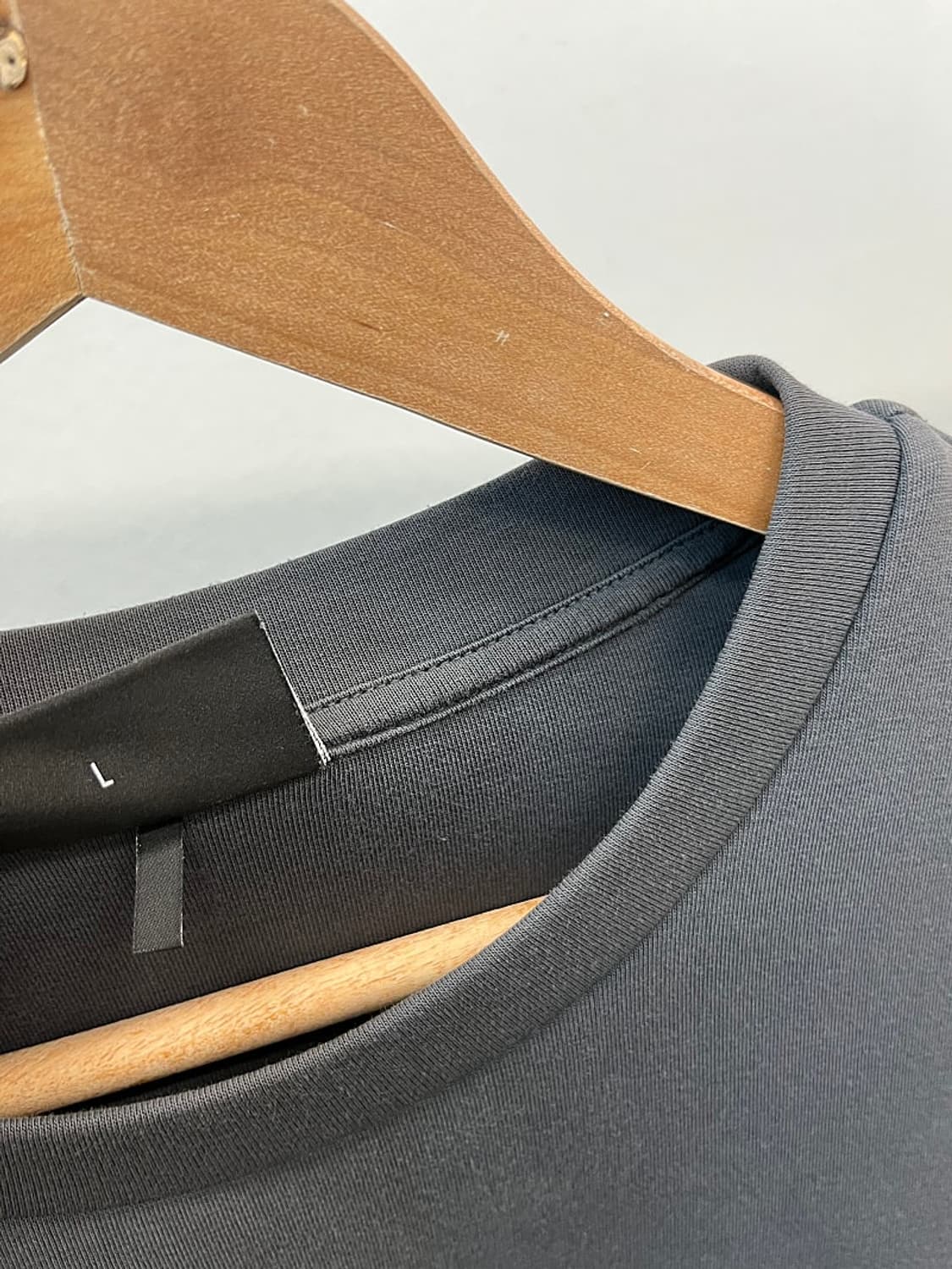 100) 엠포리오알마니 신형 맨투맨  상품이미지5