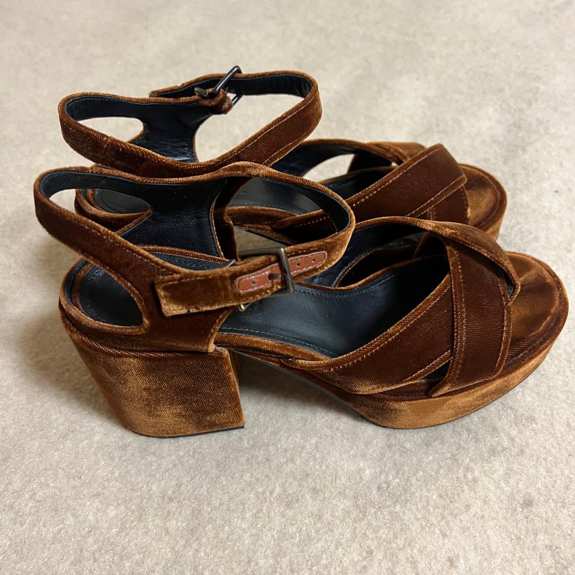 질샌더 벨벳 플랫폼 샌들 상품이미지3