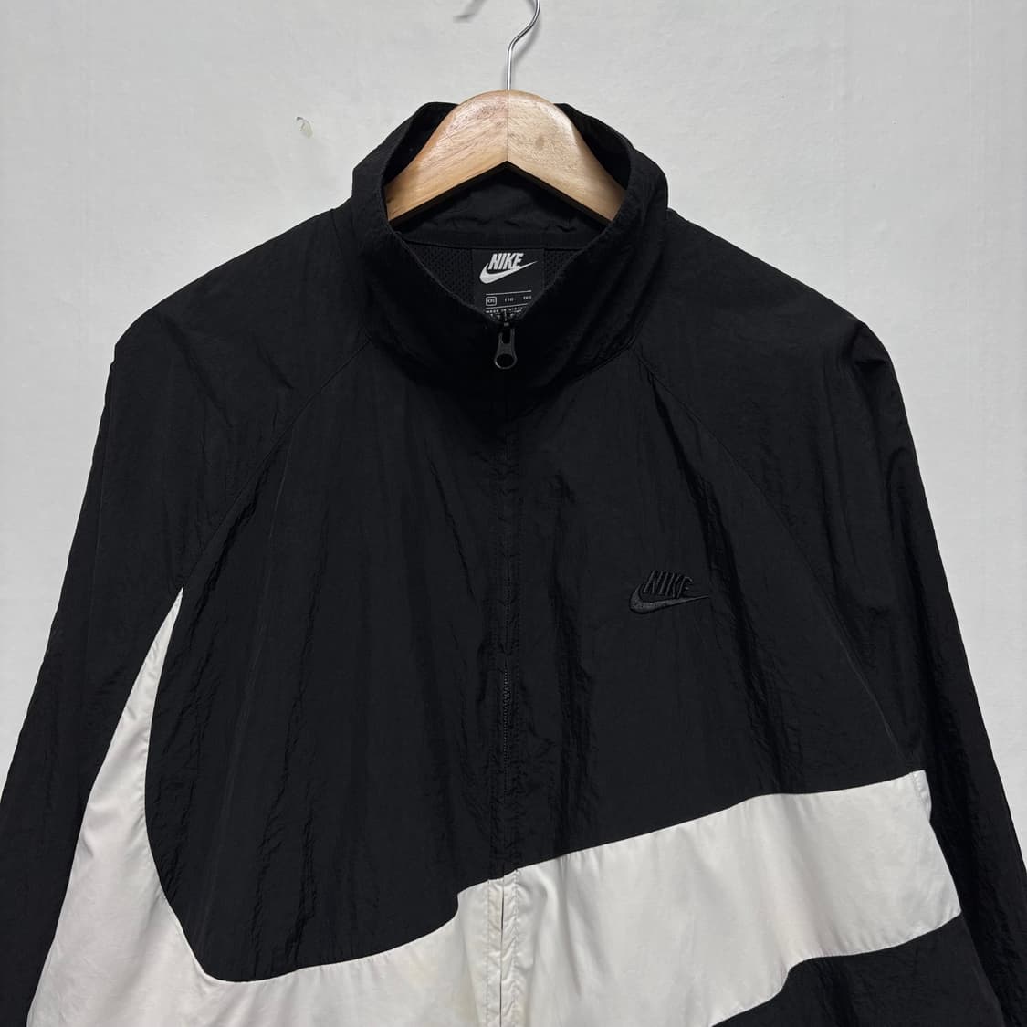 나이키 블랙 빅스우시 바람막이 상품이미지2