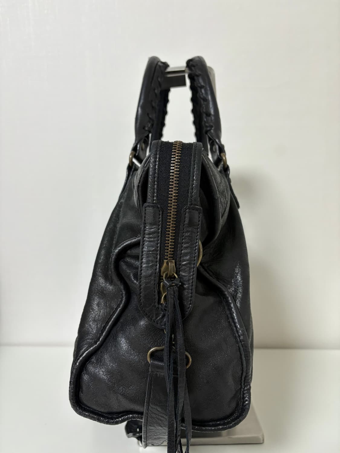 발렌시아가 시티 모터백 미디움 상품이미지3