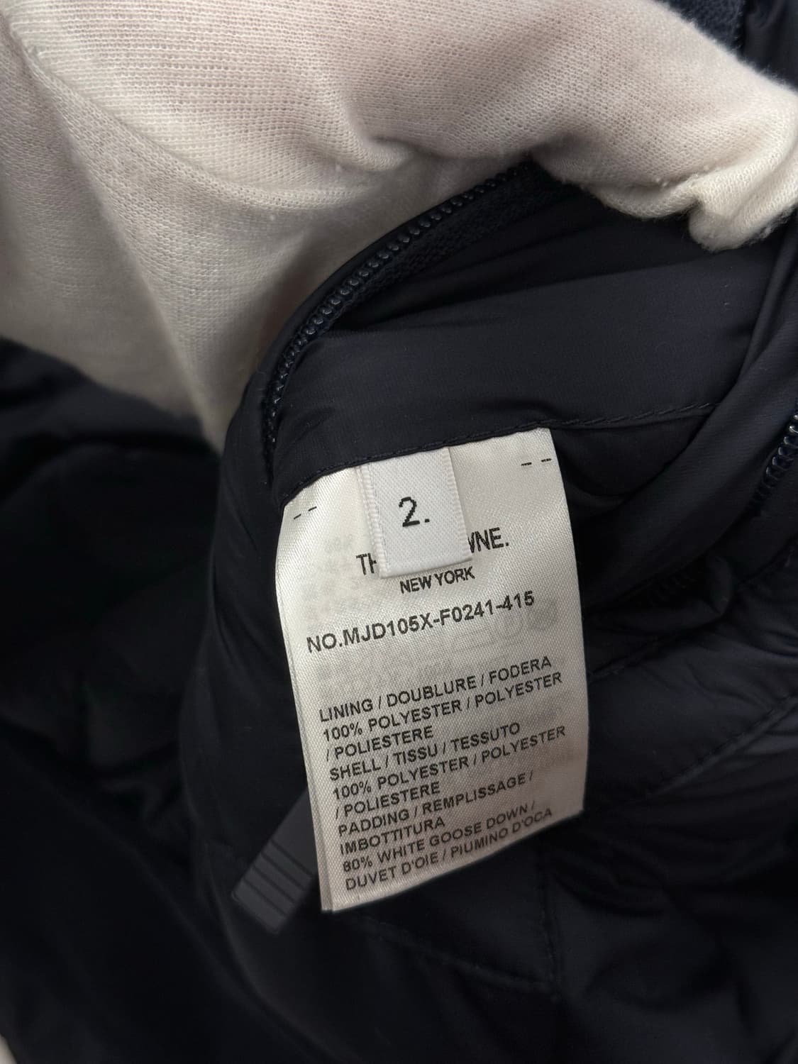 [2] 톰브라운 사선 후드 경량패딩 상품이미지7