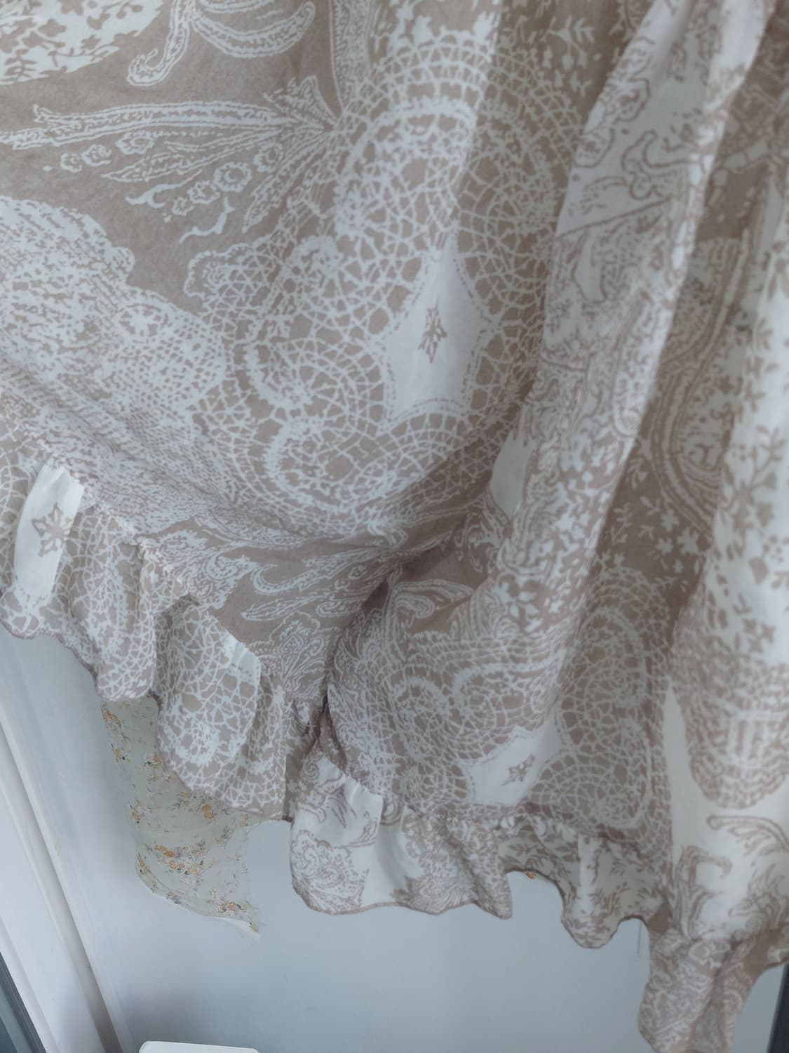 [히피룩] 페이즐리 패턴 시폰 블라우스 프릴 장식 상품이미지2