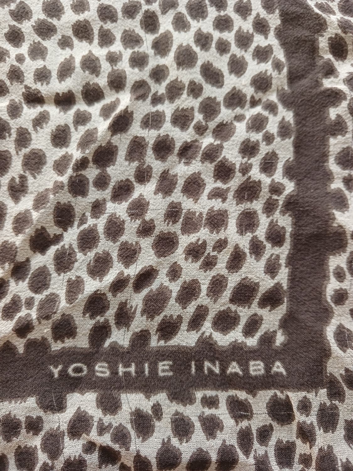 갸루 Yoshie inaba 실크 호피 사각 스카프 상품이미지2