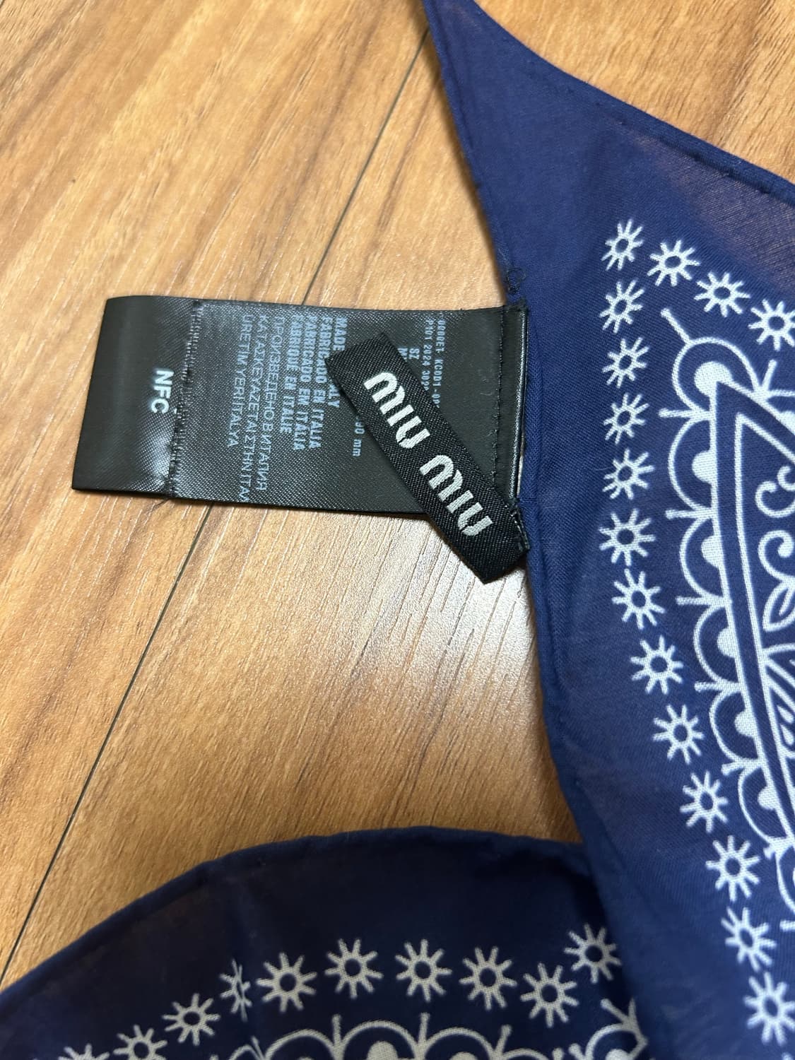 미우미우 페이즐리 반다나스카프 상품이미지4