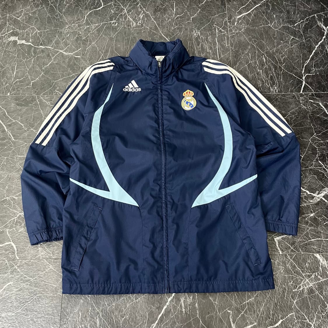 아디다스 로고 배색 레알마드리드 엠블럼 바람막이 자켓 상품이미지1