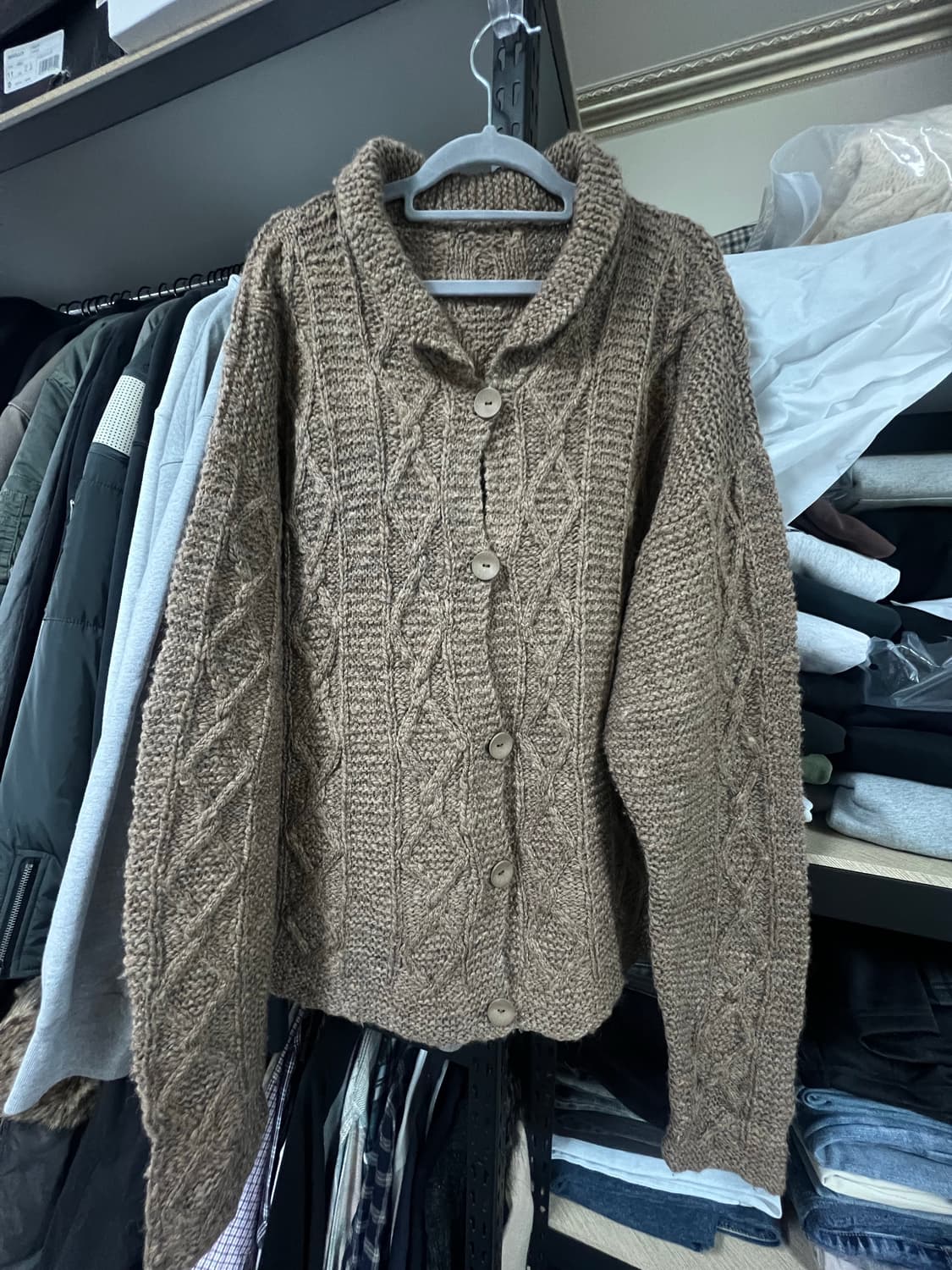 꽈배기 단추 가디건 브라운 모리걸 상품이미지1