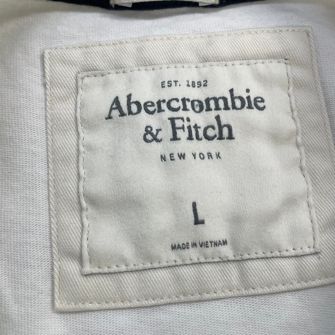 아베크롬비 스펠 로고 롱슬리브 화이트 상품이미지3