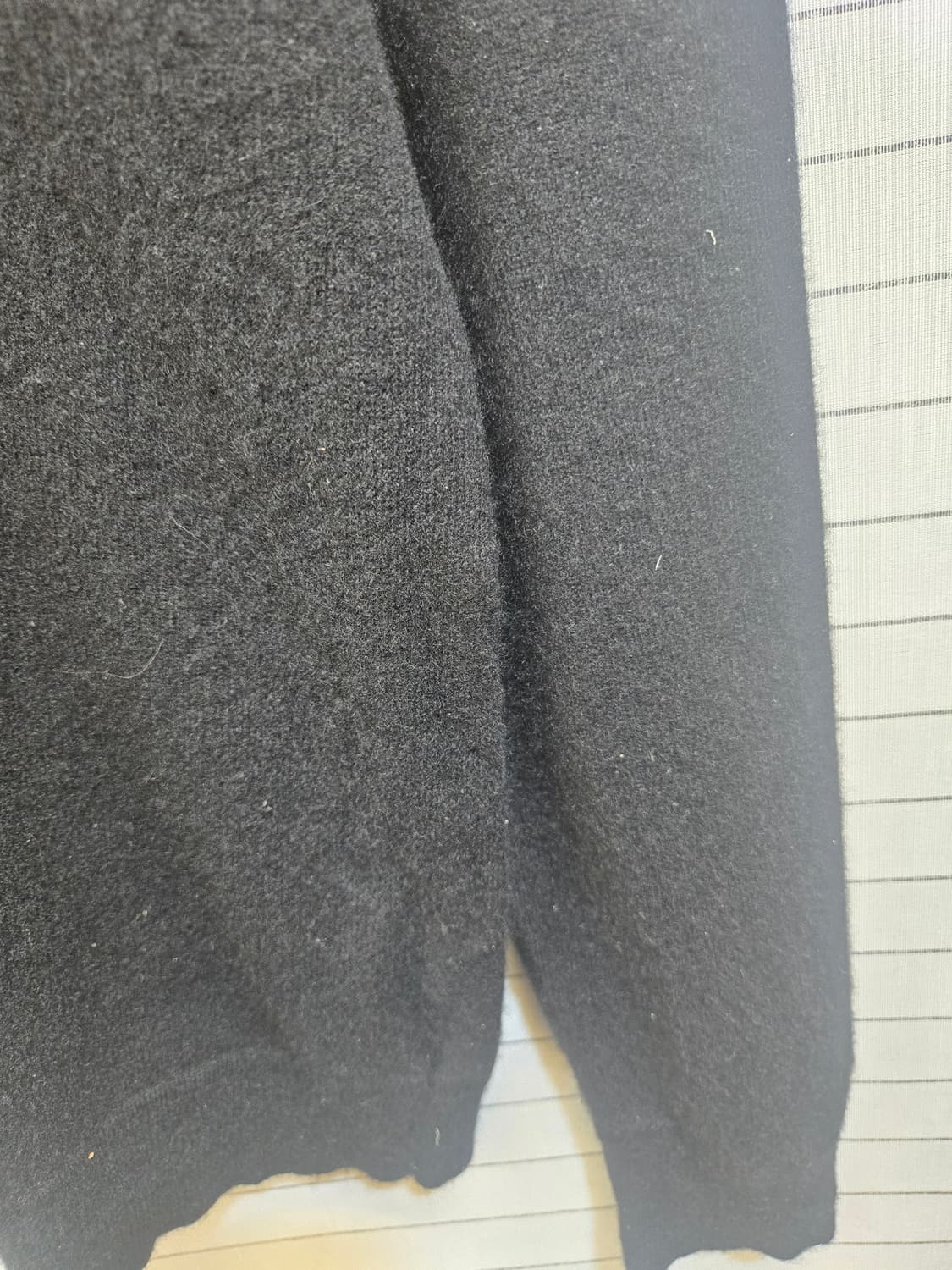 띠어리 케시미어 100블랙니트 상품이미지3