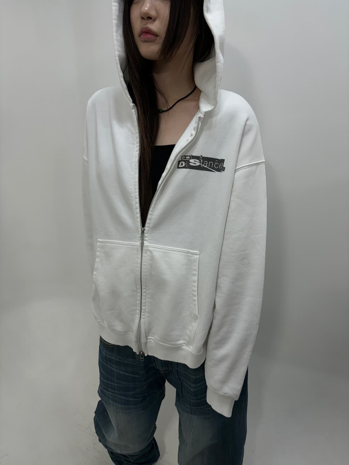 화이트 새상품 디스테인 세미크롭투웨이후드 상품이미지1