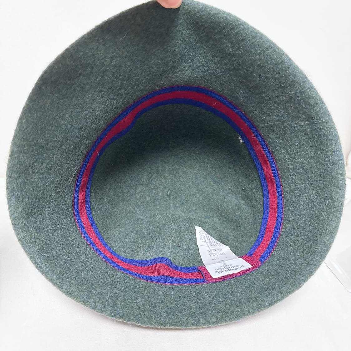 [새제품] 비비안웨스트우드 버킷햇(카키) 상품이미지4