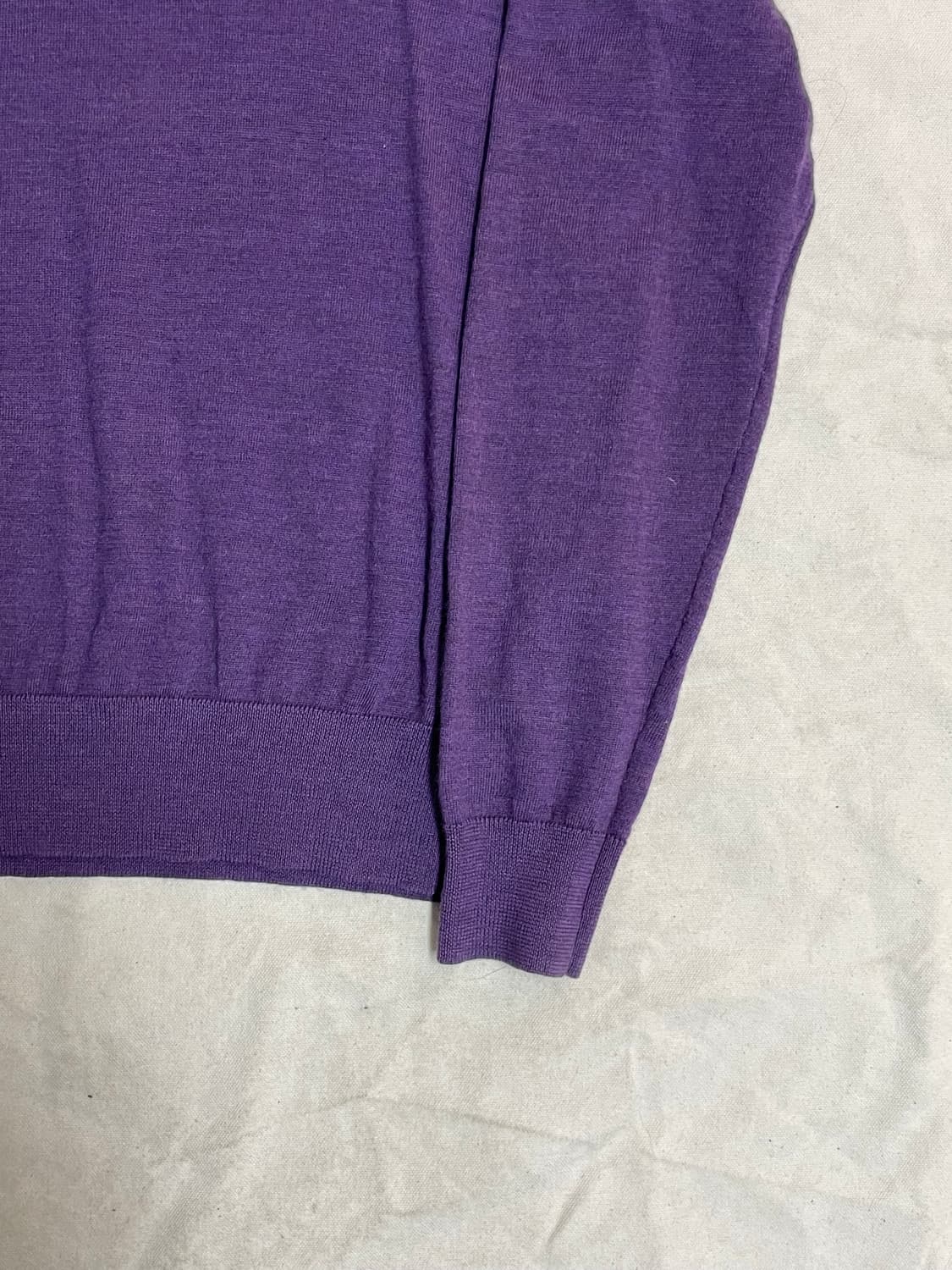 폴로 브이넥 니트  상품이미지3