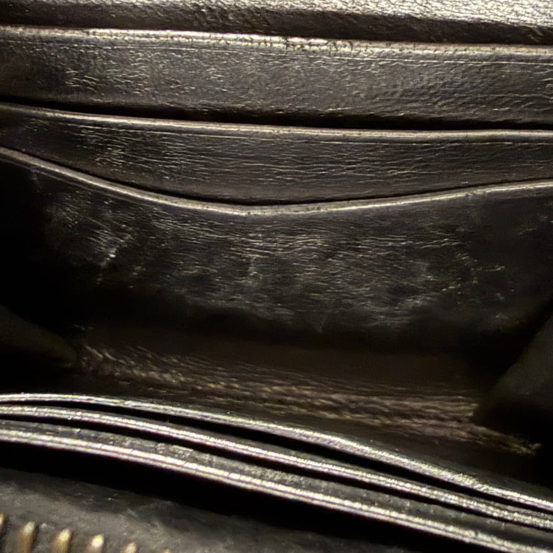 지방시 4G 로고 엠블럼 블랙 지퍼 지갑 상품이미지2