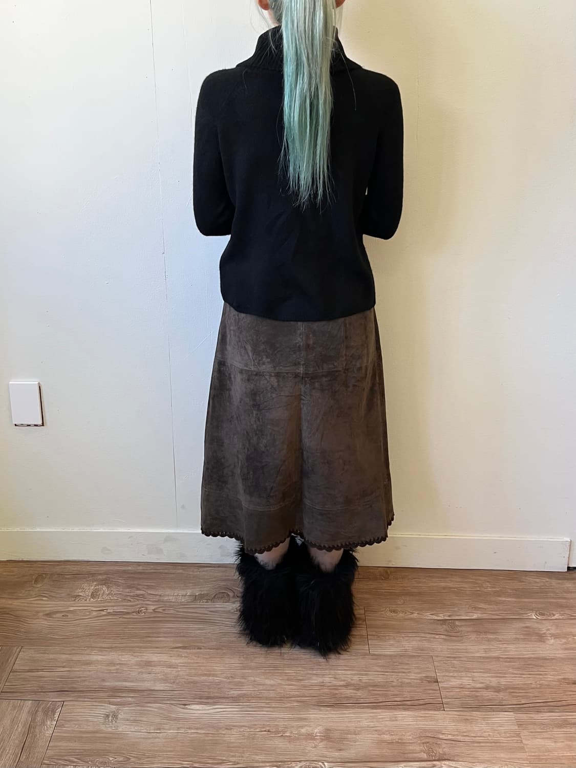 QUEENS COURT 핸드 플라워 터틀넥 상품이미지9