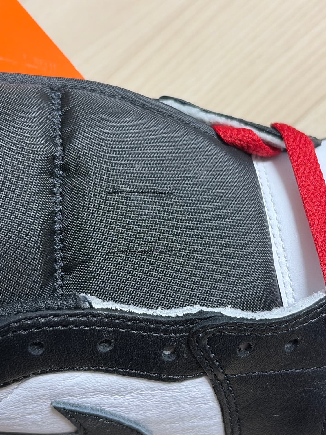 새상품. 조던1 레트로 로우 og 상품이미지4