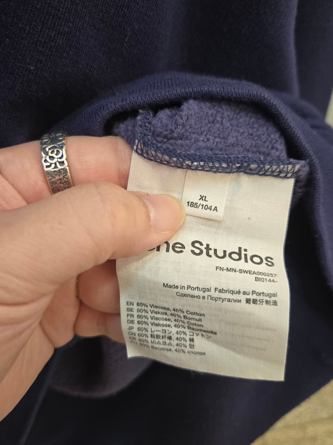 아크네 스튜디오  풀톤 넥 로고 오버핏 맨투맨 상품이미지5