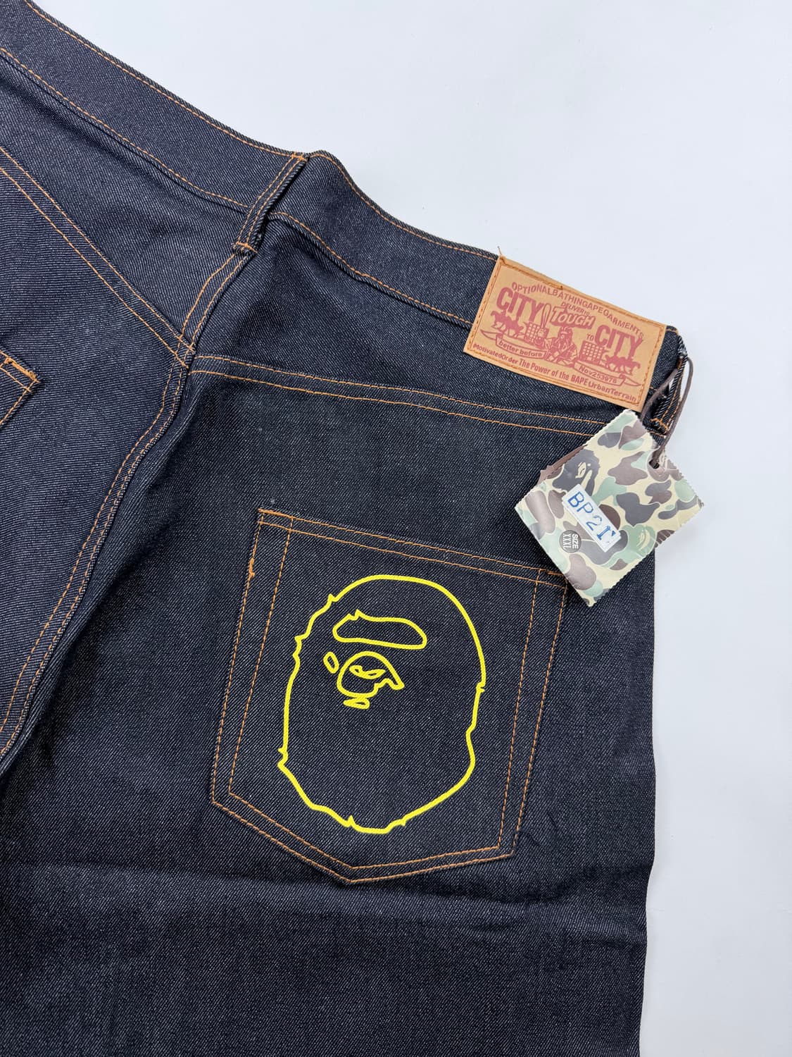 (새상품) 베이프 에이프 헤드 자수 버뮤다 데님팬츠 상품이미지9