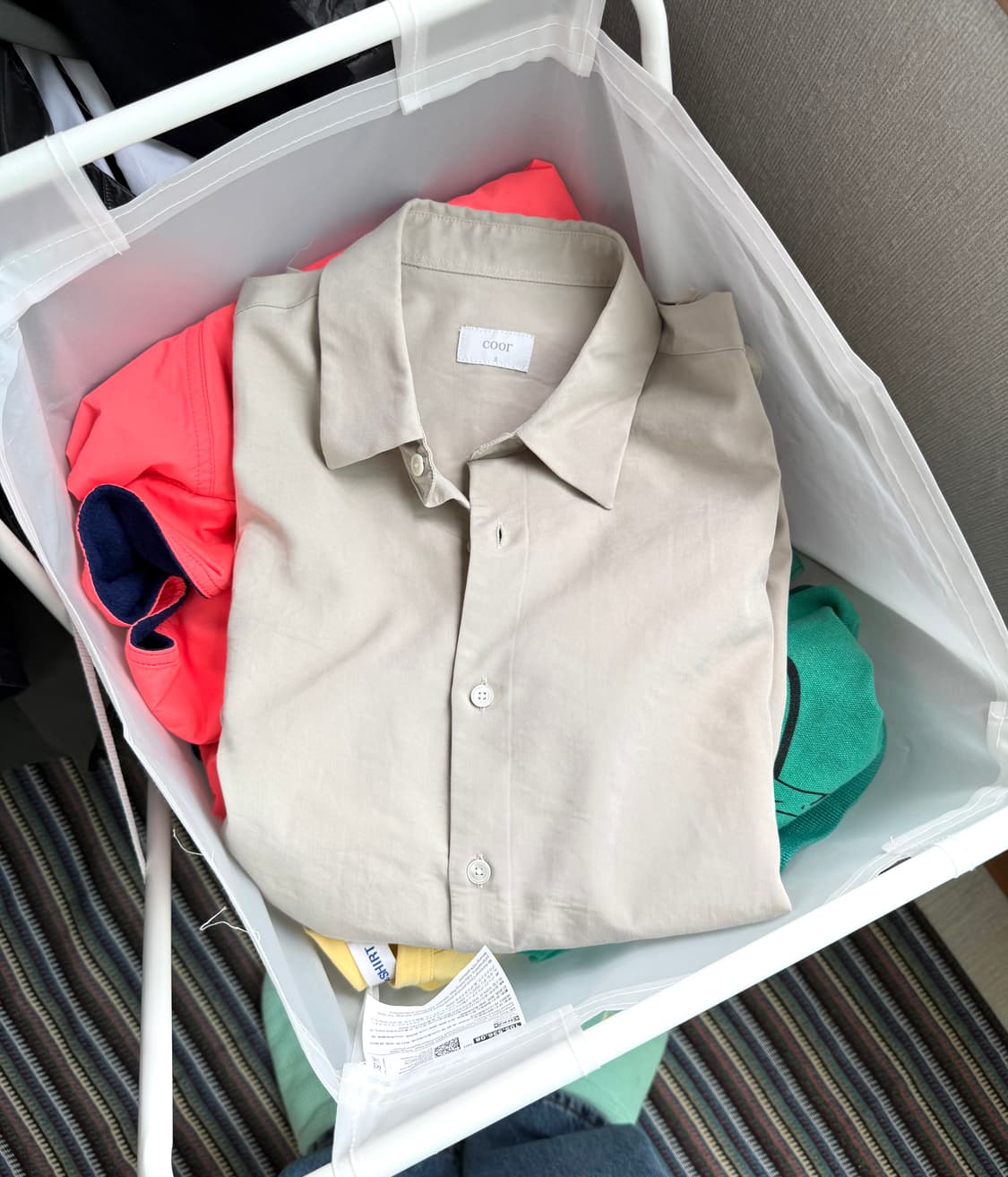 쿠어 베이지 셔츠 상품이미지1