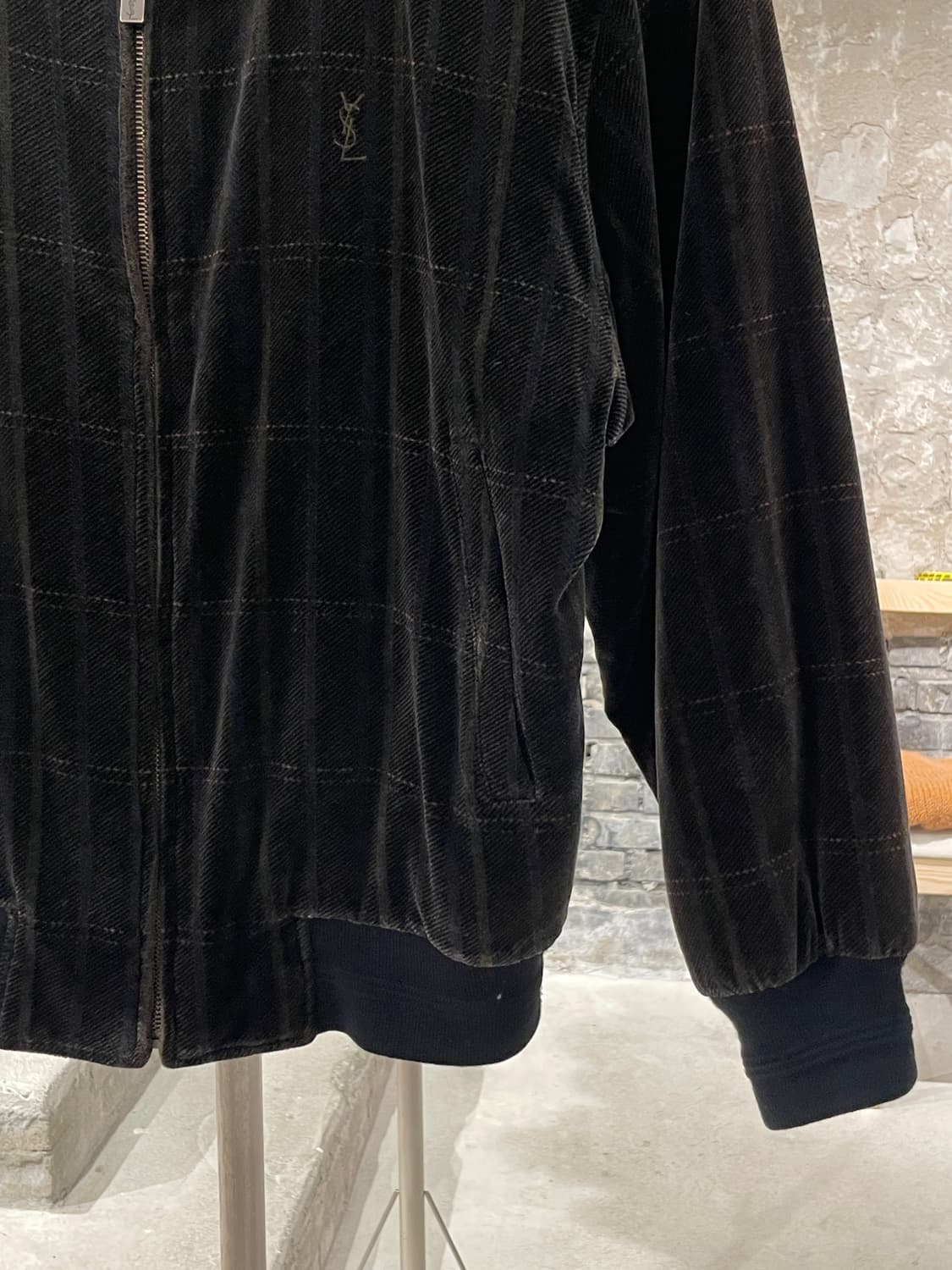 이브 생로랑 뿌르 옴므 다크 브라운 로고 체크 벨벳 자켓 상품이미지5