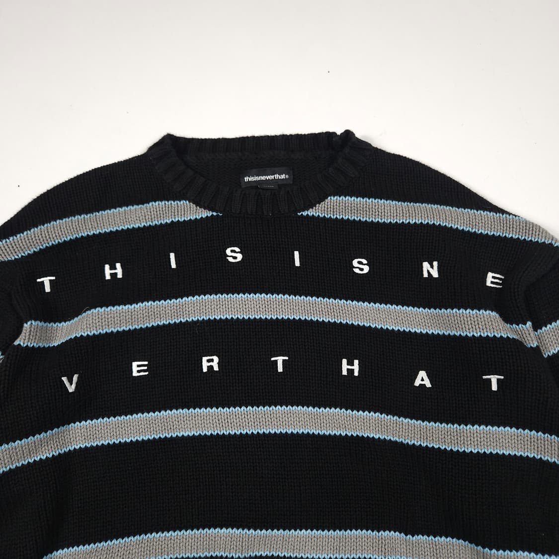 디스이즈네버뎃 단가라 니트 상품이미지2