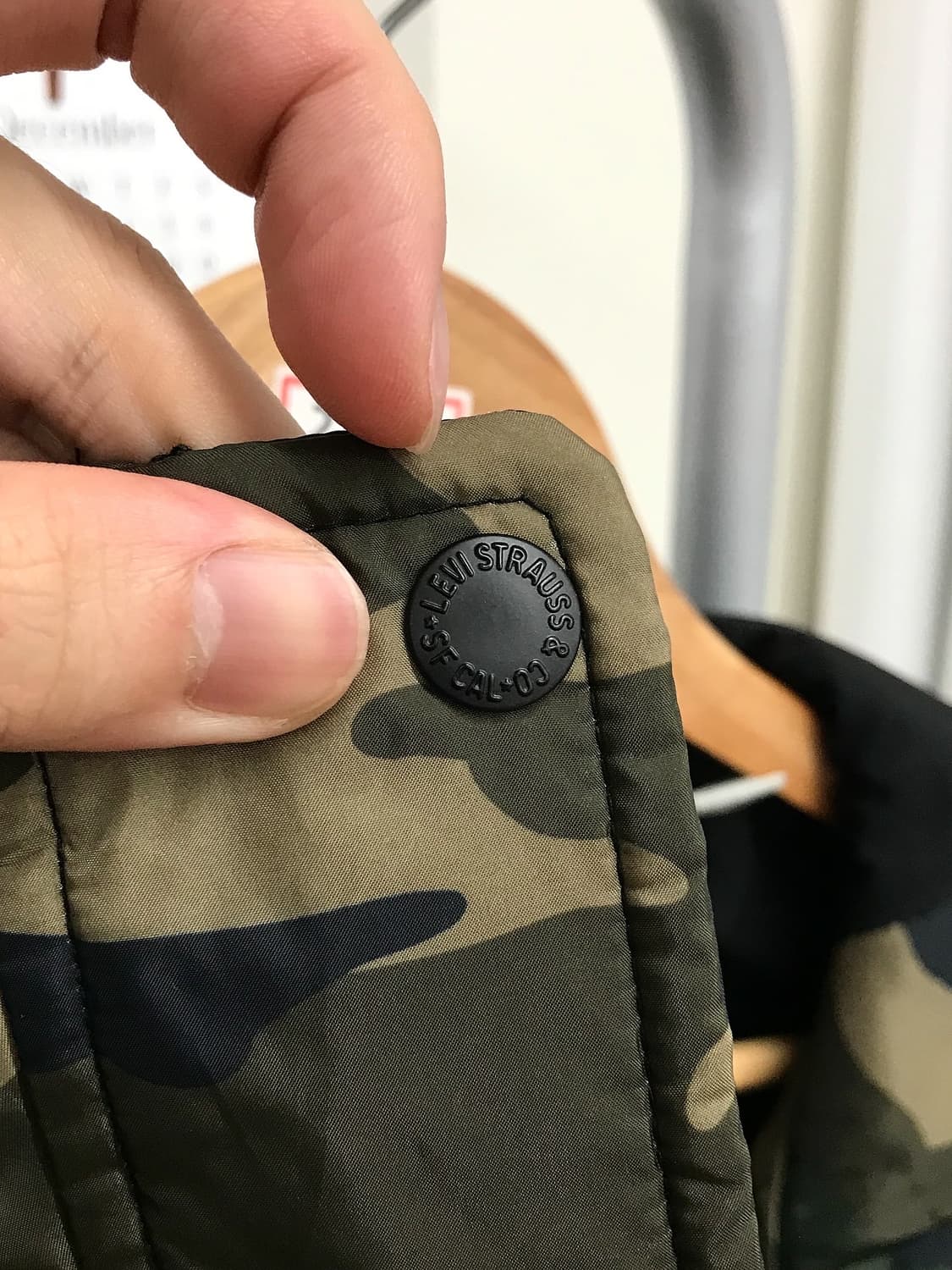 리바이스 로고 카모 후드 패딩 상품이미지3