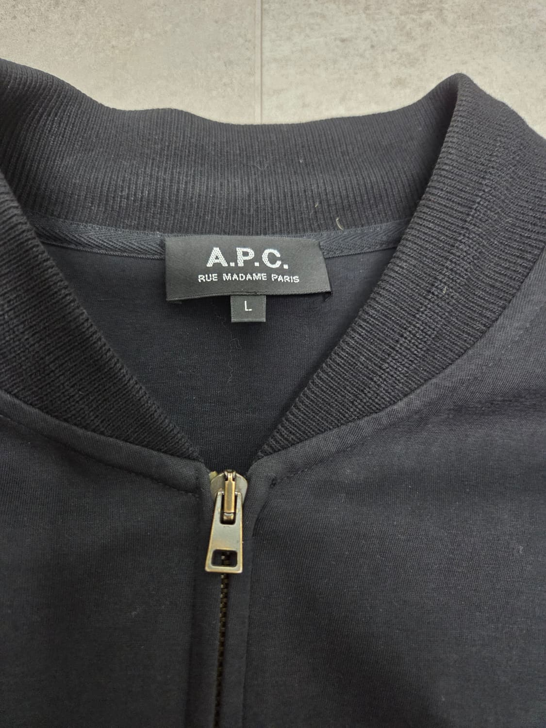 A.P.C.(아페쎄) 미니멀 코튼 보머 자켓 블랙 상품이미지3