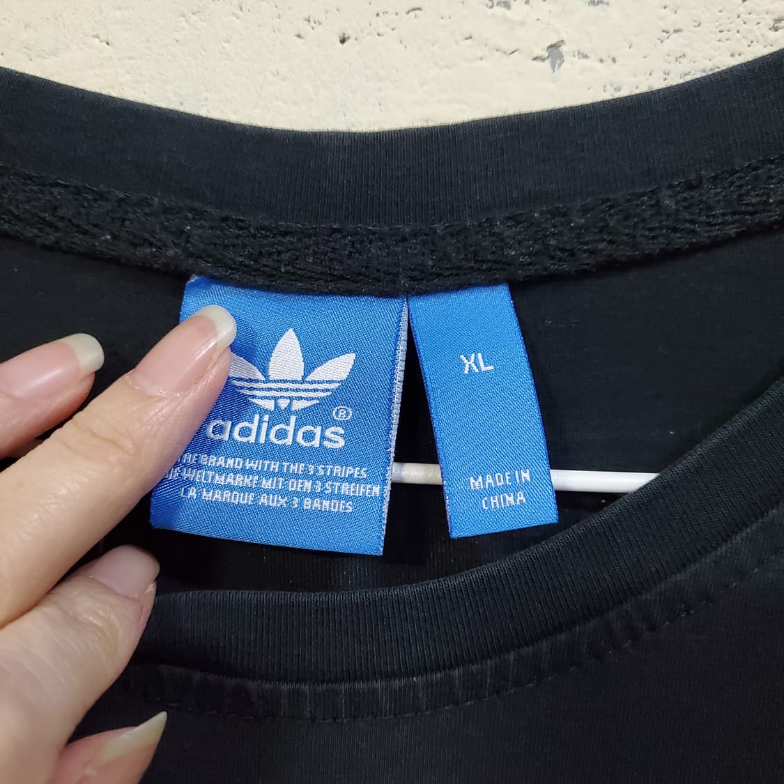 아디다스 국기 트레포일 반팔티 블랙  상품이미지4