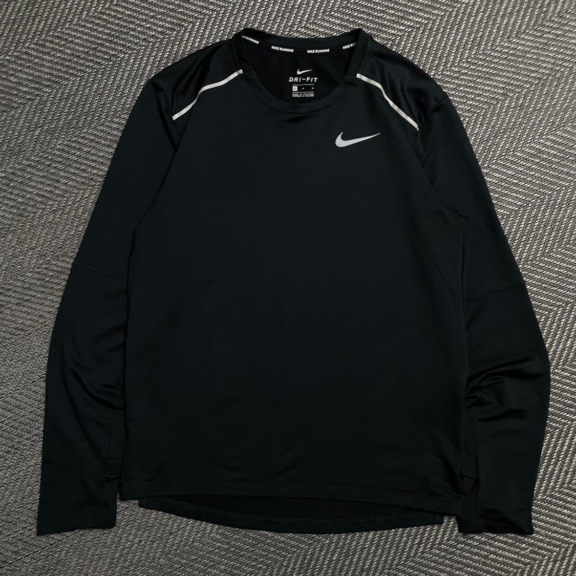 나이키 스우시 드라이핏 긴팔 롱슬리브 탑 블랙y 5098 상품이미지2