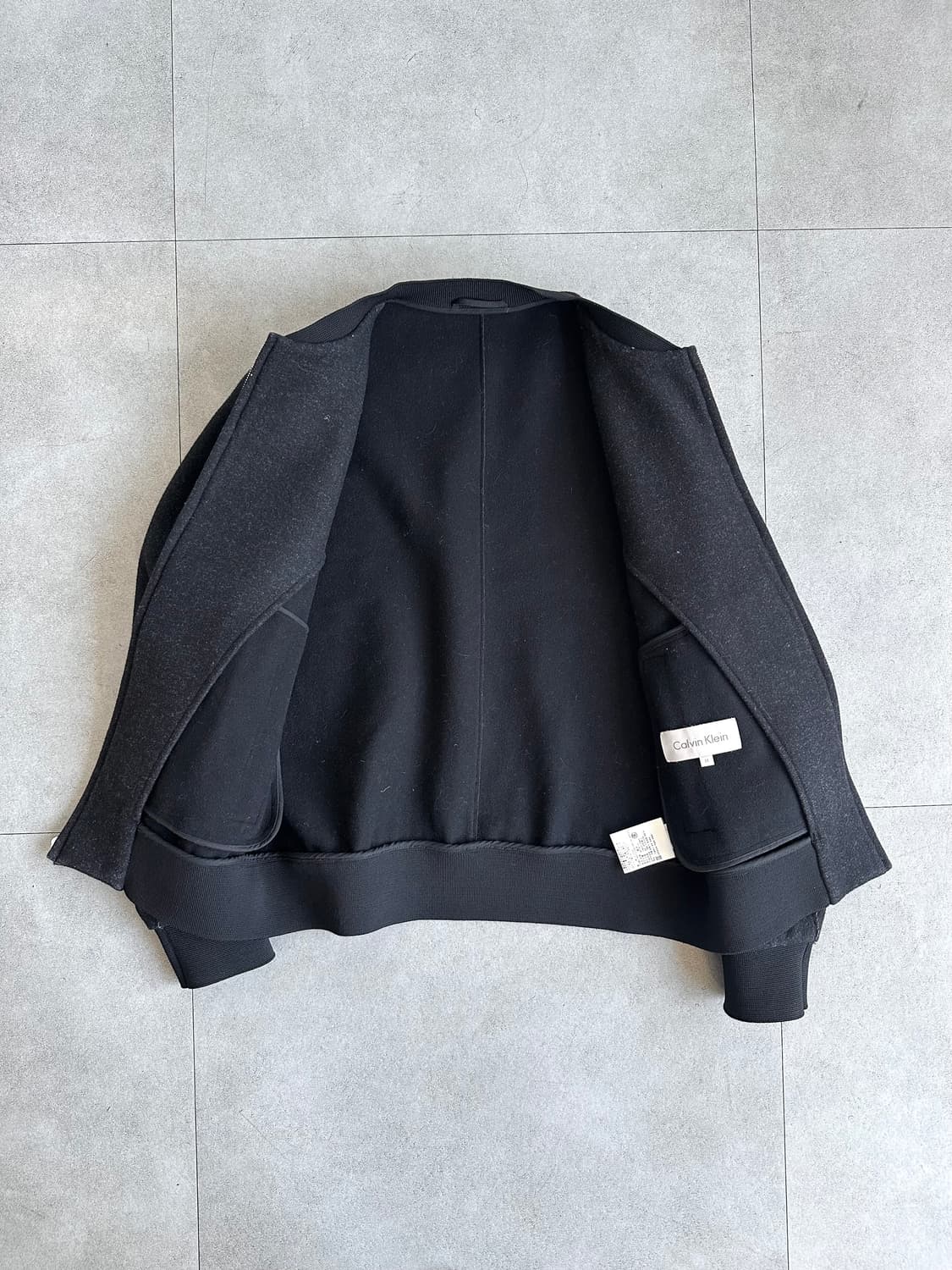 캘빈클라인 디스트로이드 슬래시 봄버 자켓 상품이미지7