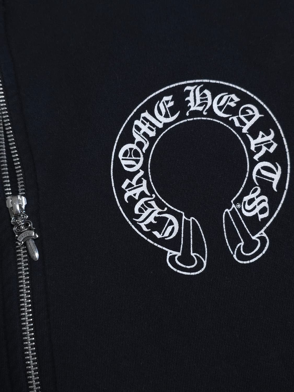 [L] 크롬하츠 홀스슈 플로랄 플리스 후드집업 블랙 상품이미지4