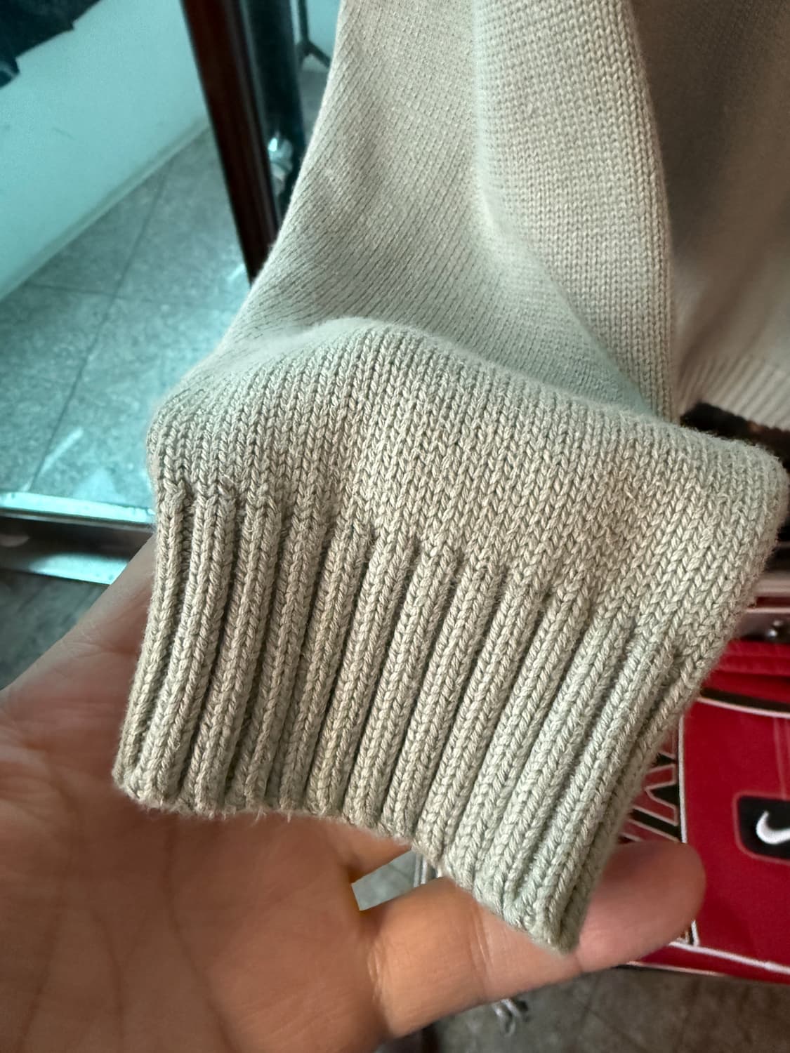 엘엘빈 V넥 니트 L 상품이미지4