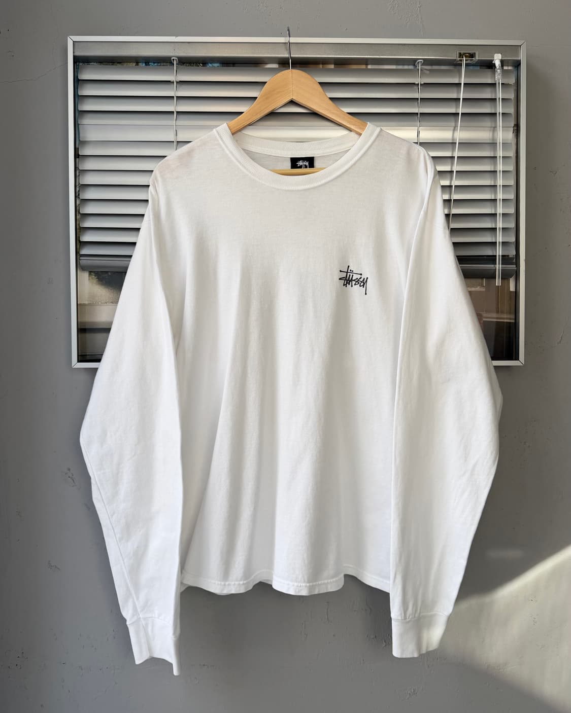 Stussy big stock white long sleeve 상품이미지1