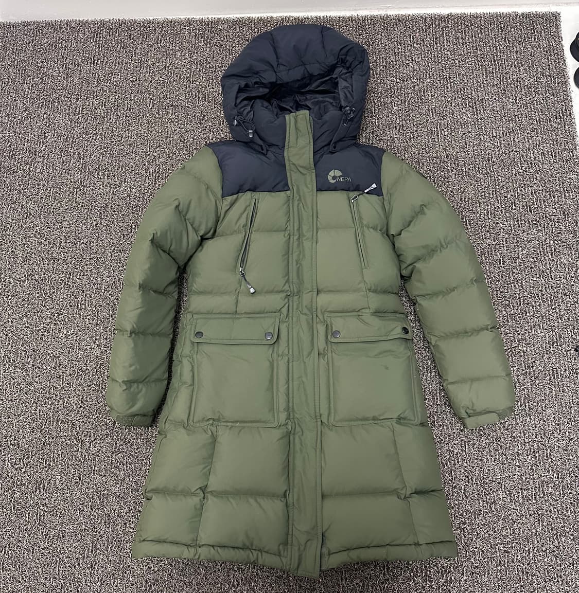 NEPA 네파 여성 덕다운 롱패딩 카키 95(M) 상품이미지1