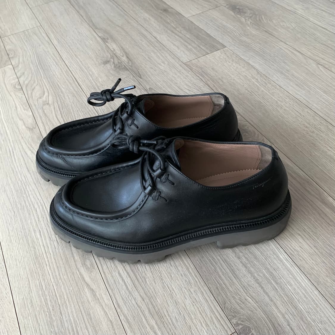 살바토레 페라가모 italo 티롤리안 레더 더비 슈즈 블랙 상품이미지4