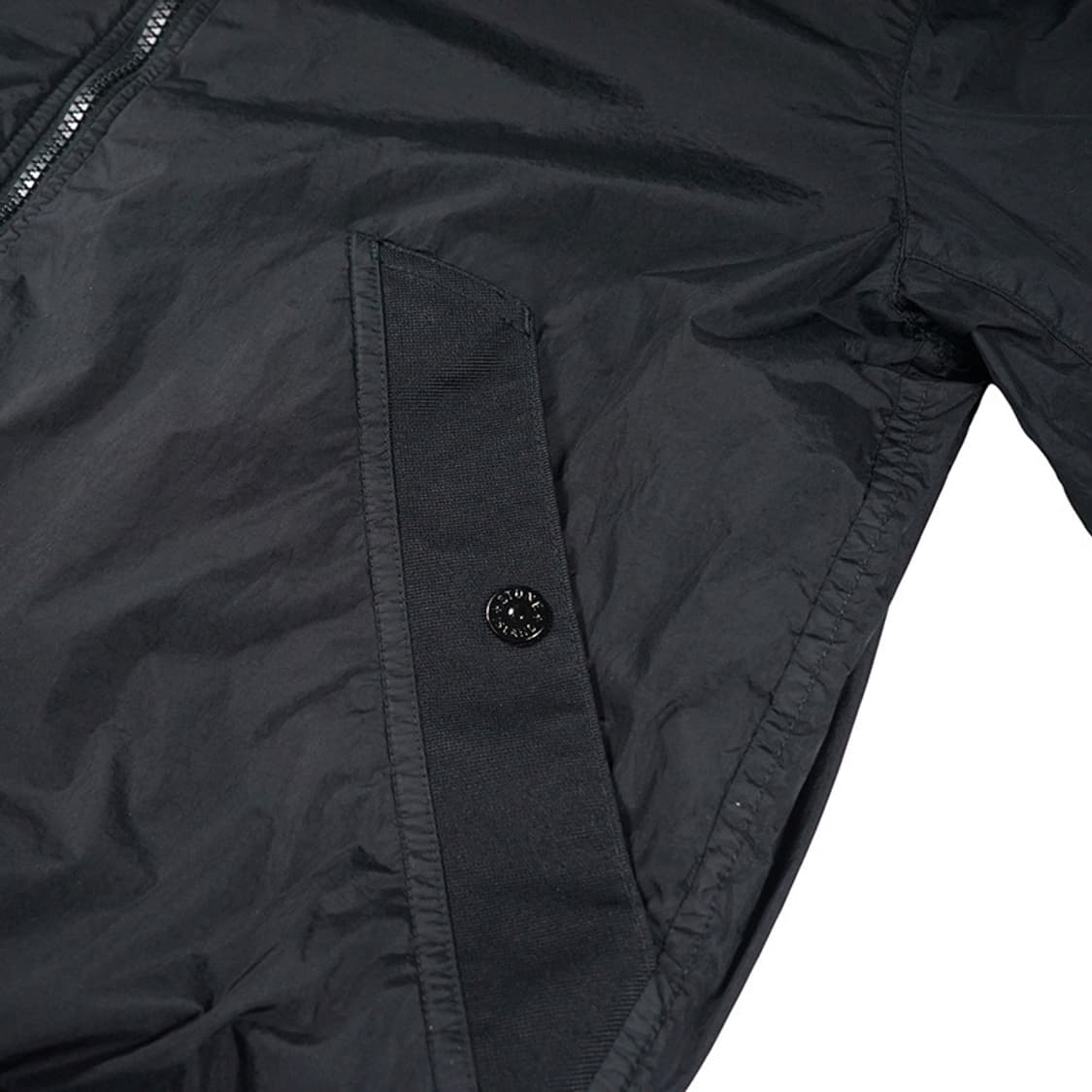 스톤아일랜드 윈드 레지스턴트 앤 안티드롭 자켓 블랙(M) 상품이미지5