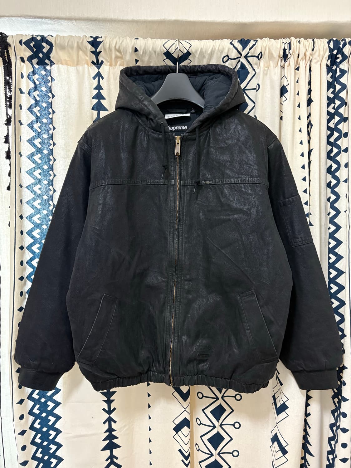 슈프림 x MM6 메종 마르지엘라 포일 후드 워크 자켓 블랙 상품이미지3