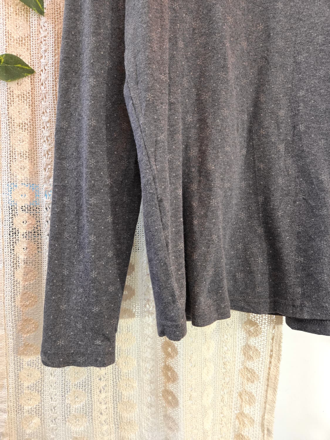 차콜 잔패턴 목폴라 슬리브 상품이미지3