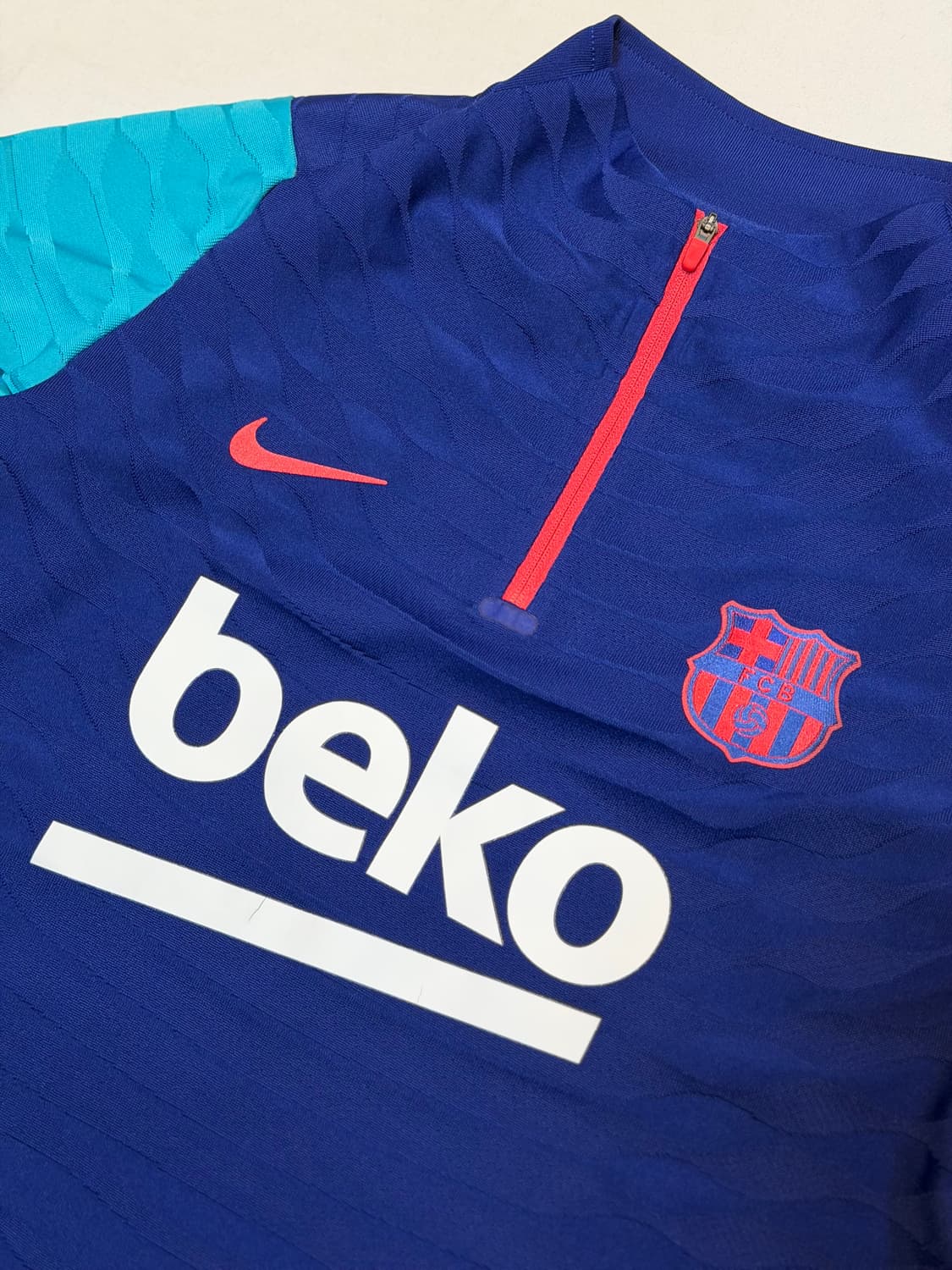 나이키 20-21 바르셀로나 베이퍼니트 롱슬리브 드릴탑 상품이미지3