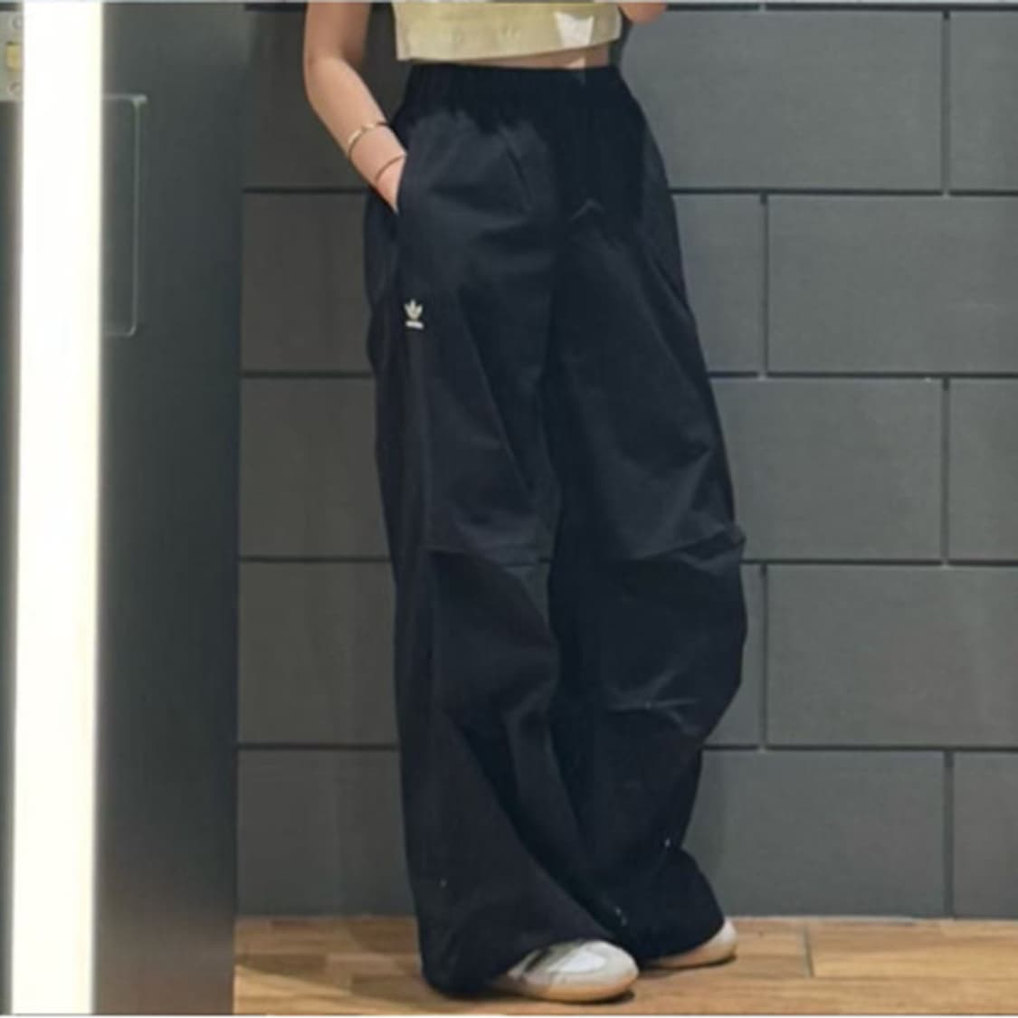 (새상품) 아디다스 에센셜 립스톱 파라슈트 팬츠 상품이미지9