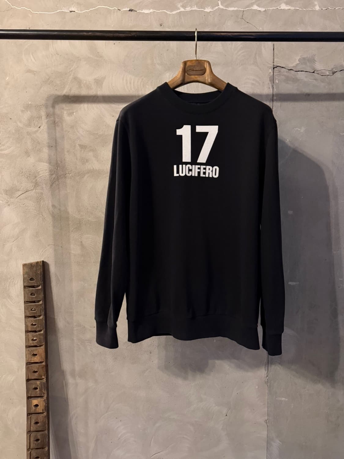 지방시 그래픽 맨투맨 100 상품이미지10