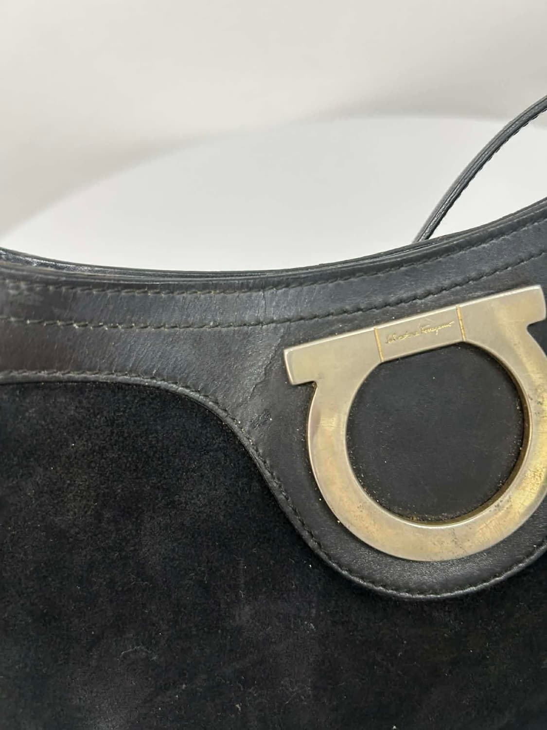 살바토레 페라가모 빅 간치니 스웨이드 가죽 토트백 상품이미지8