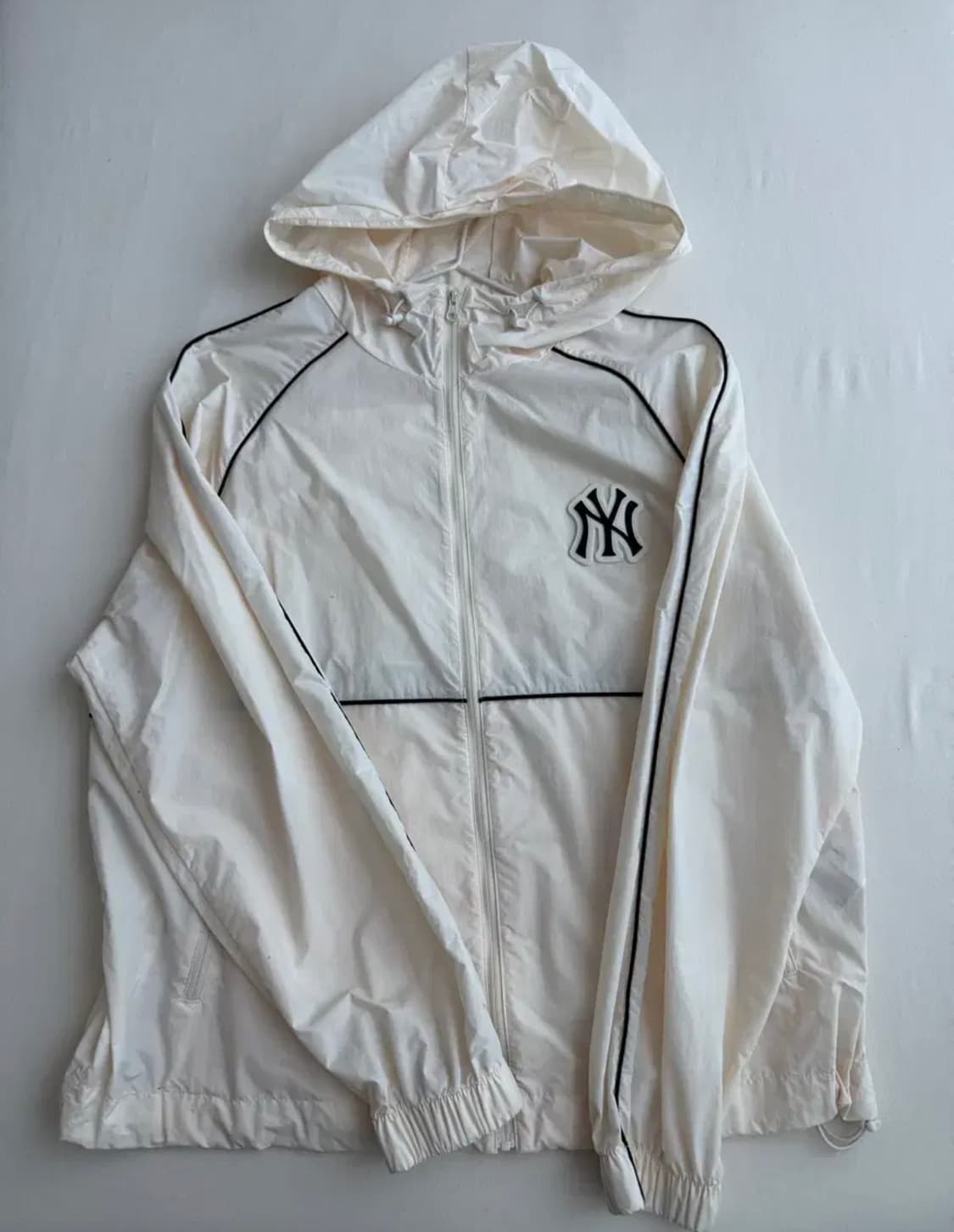 MLB 윈드브레이커 아이보리 상품이미지1