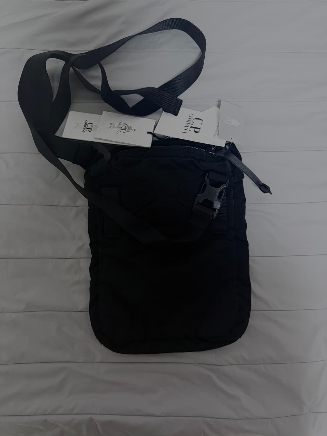 [새상품] C.P. Company 크로스백 팝니다 ! 상품이미지2