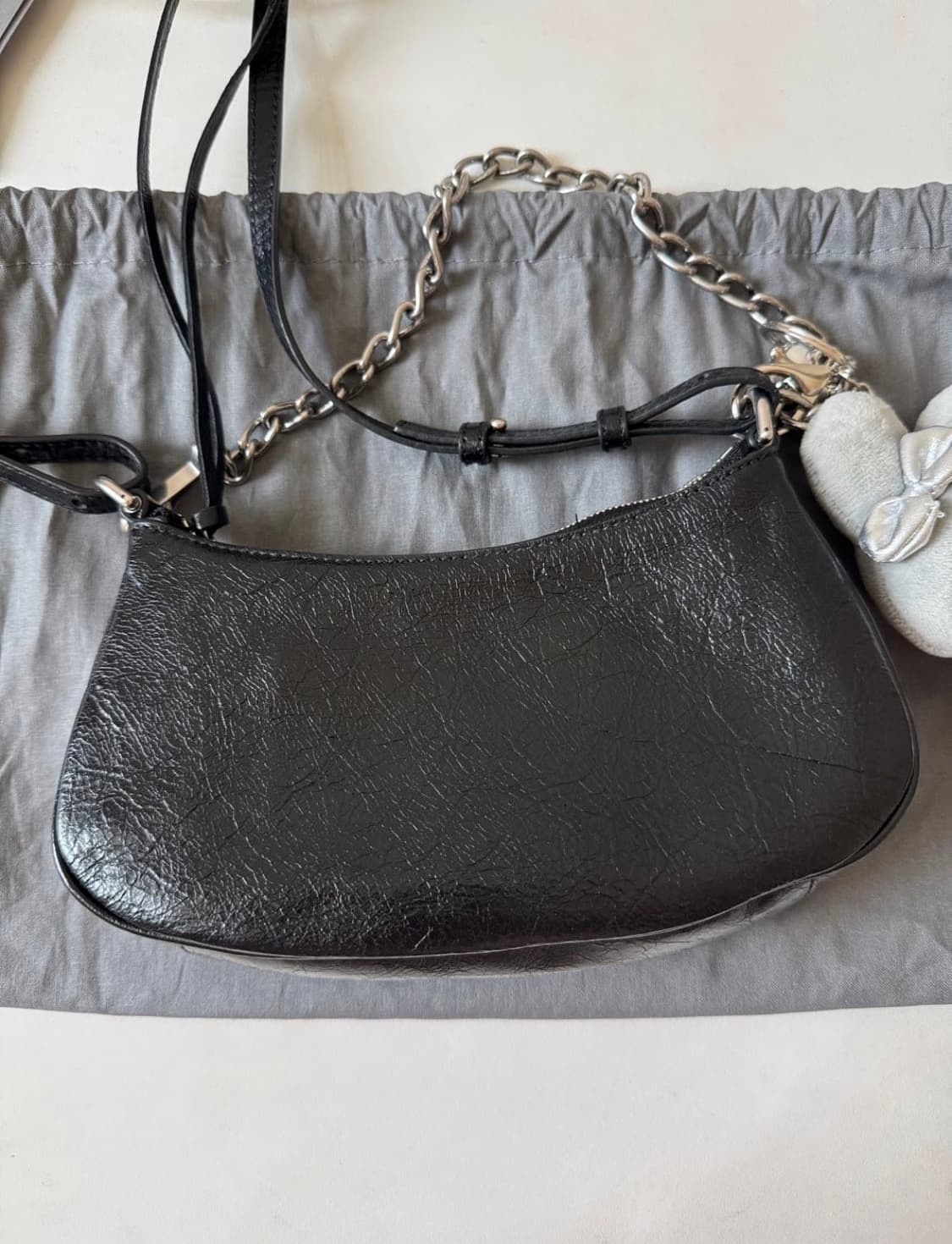 발렌시아가 르카골 미니 체인백 블랙 상품이미지4