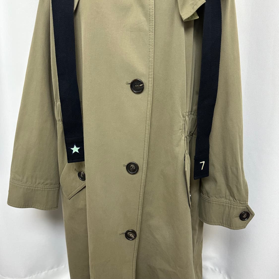   럭키슈에뜨 여자 간절기 후드롱자켓 카키 36 (실측124) 상품이미지3