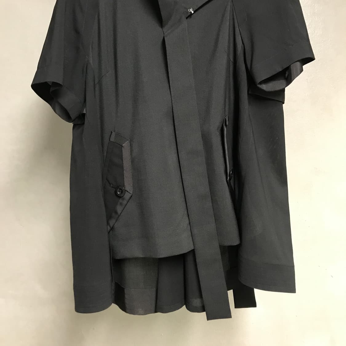 사카이 블랙 반팔 블라우스 2(W) 상품이미지3