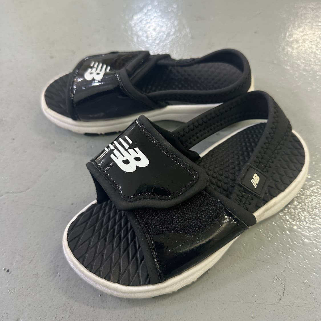 160 뉴발란스 키즈 그립 샌들 0407D 상품이미지2