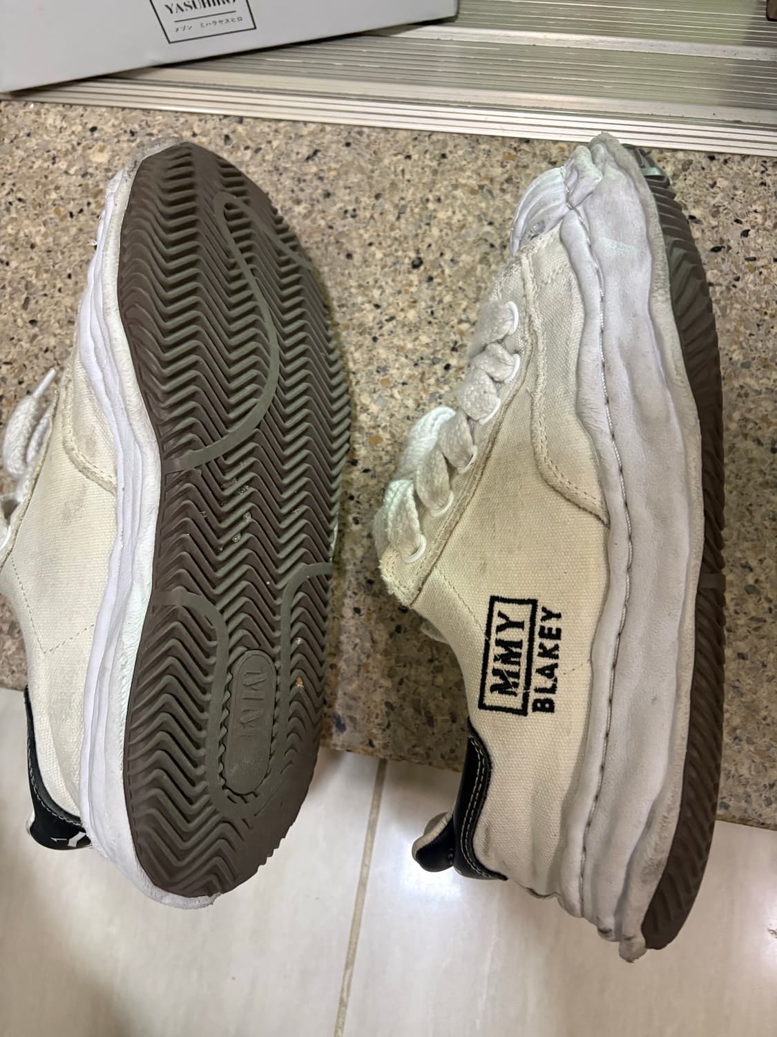 미하라 야스히로 블레이키 OG 솔 캔버스 로우탑 스 니커즈 화이트 상품이미지4