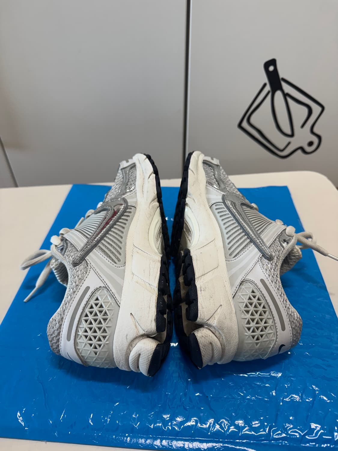 나이키 줌 보메로 5 포톤 더스트 앤 메탈릭 실버 상품이미지5