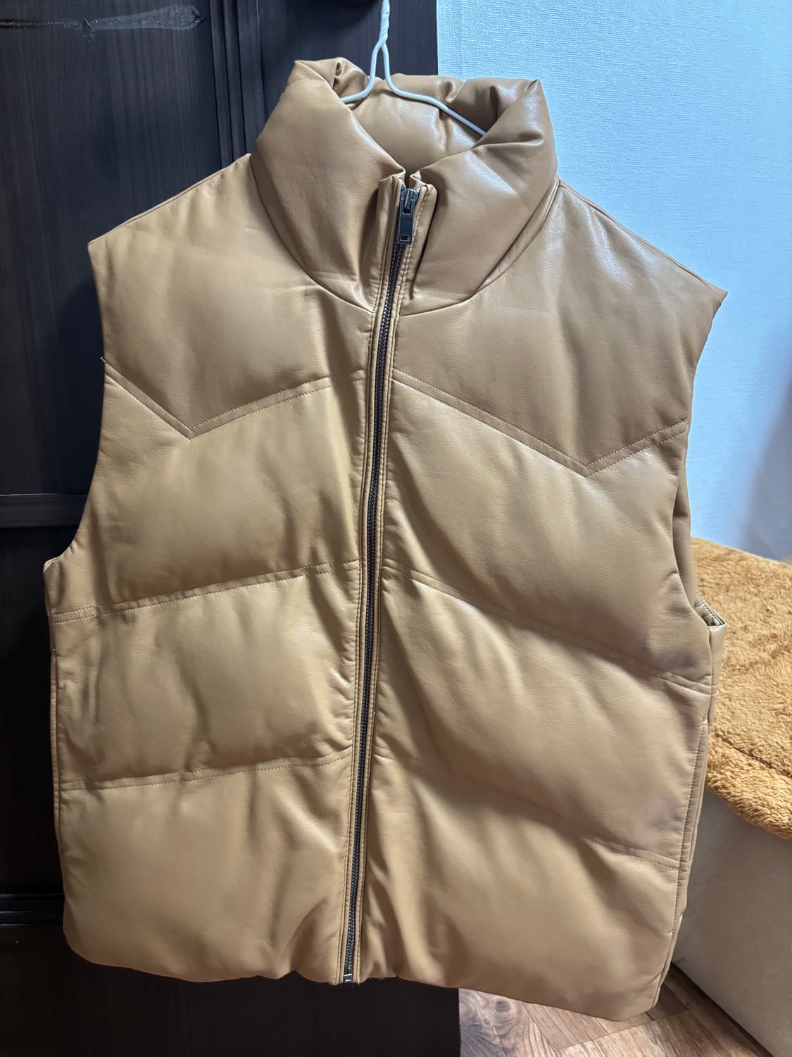 에잇세컨즈 레더 조끼 패딩 상품이미지1