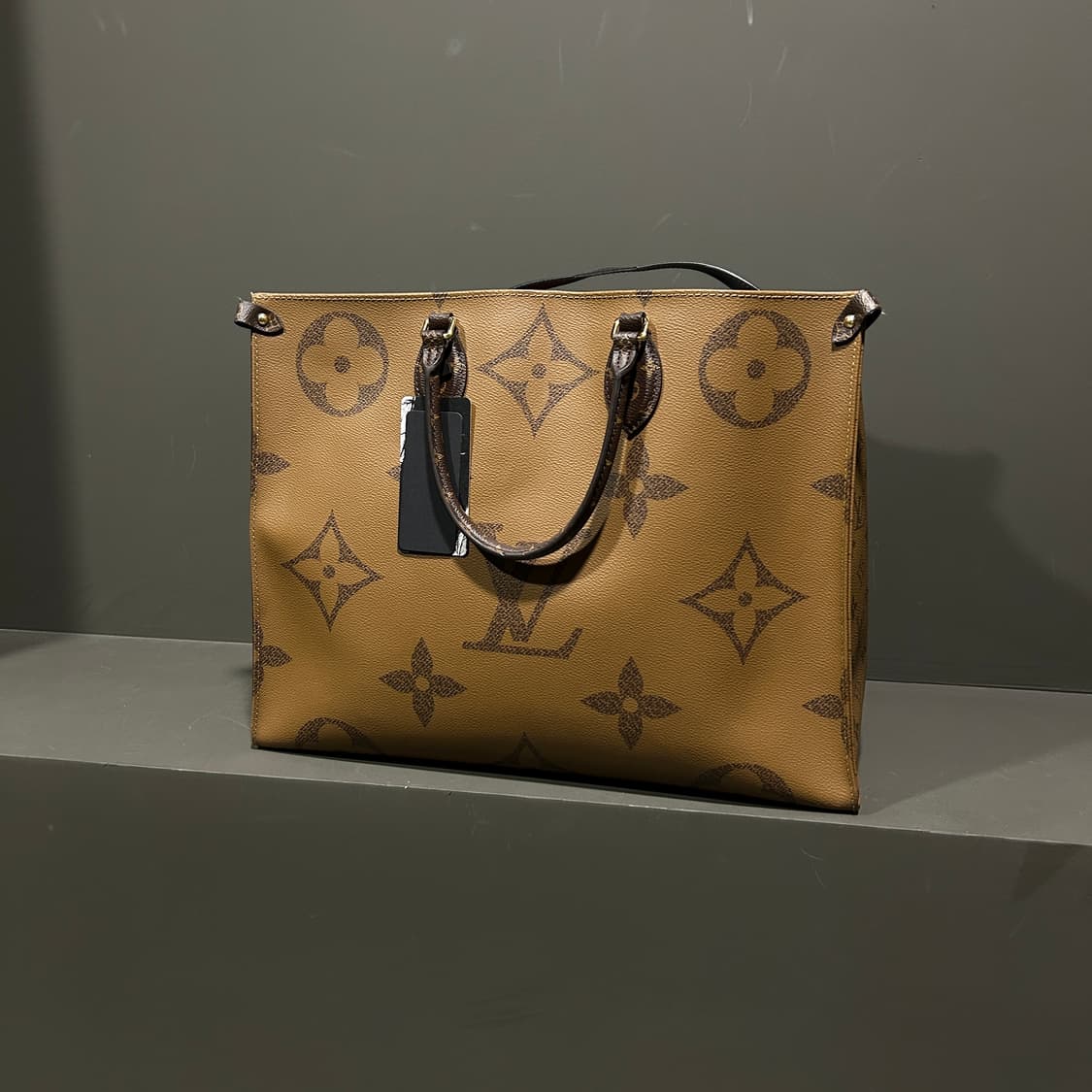 루이비통 모노그램 온더고 GM 상품이미지4